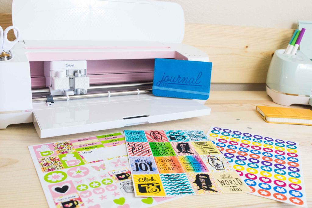 How to make stickers with Cricut?